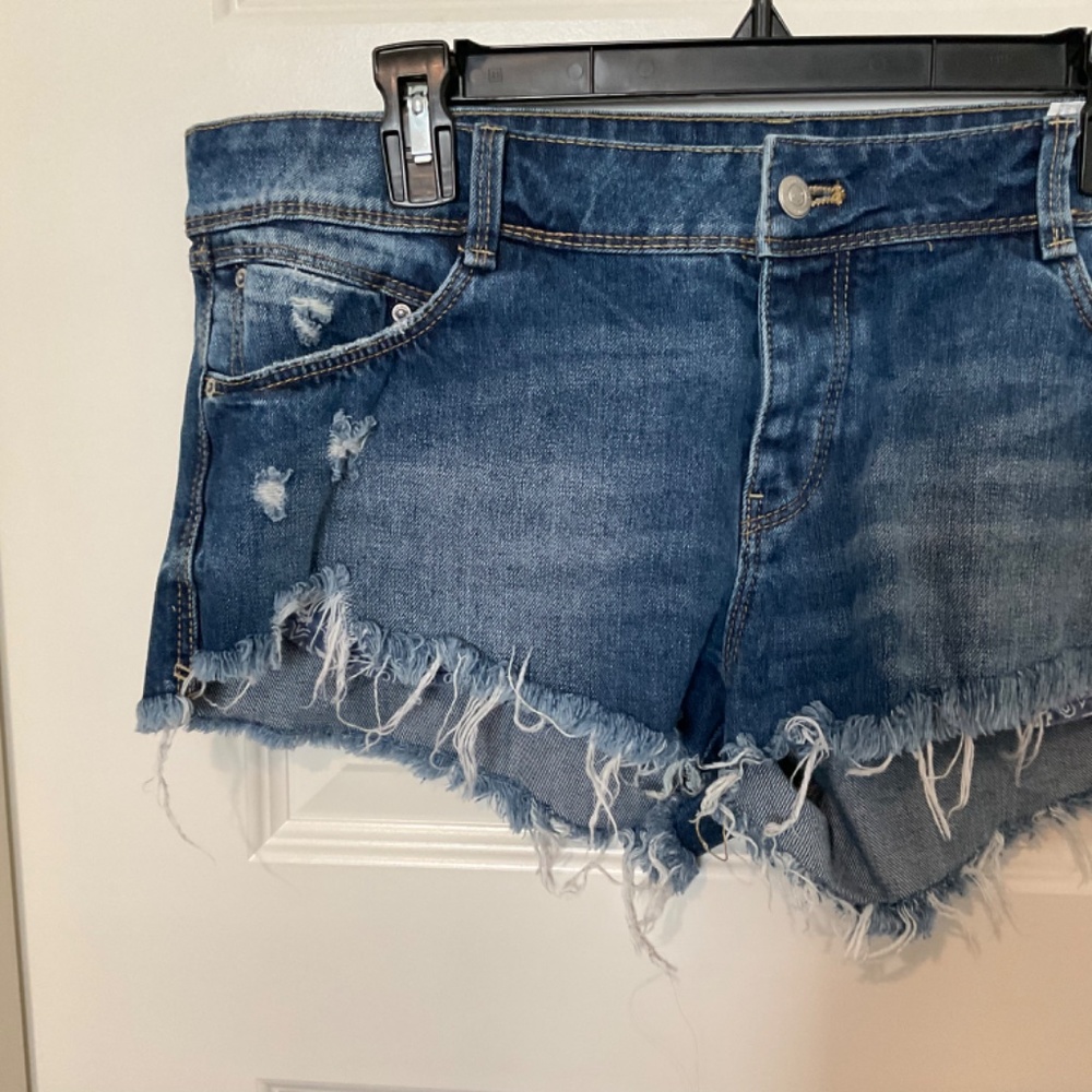Zara Trafaluc Distressed Jean Shorts - Dark‎ Wash - Size 10 - Picture 5 of 12